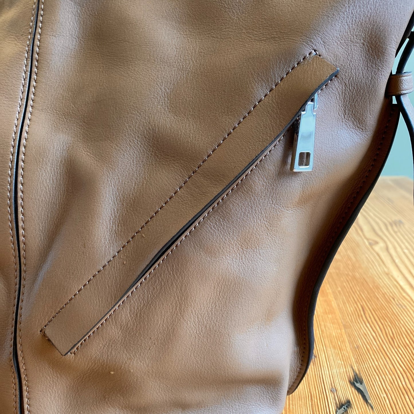 Marc Jacobs $495 Oak Brown Leather Sling Crossbody Purse Bag 0306ML