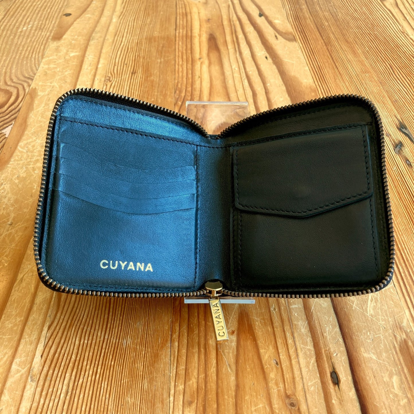 Cuyana Black Smooth Leather Zip Around Bi Fold Wallet - 0611SK
