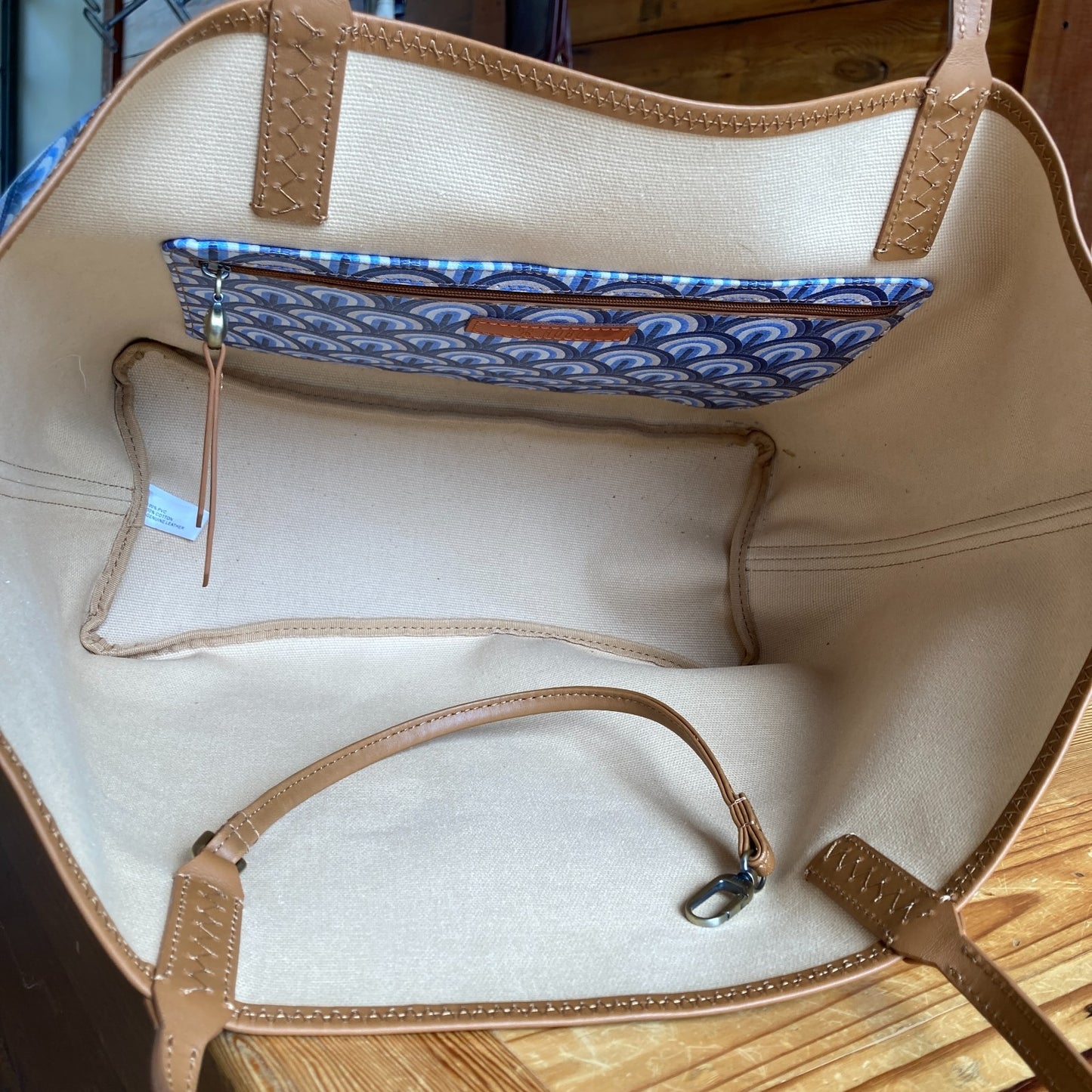 Hobo International Blue White Print All That Tote Bag & Cosmetic Pouch - 0514AK