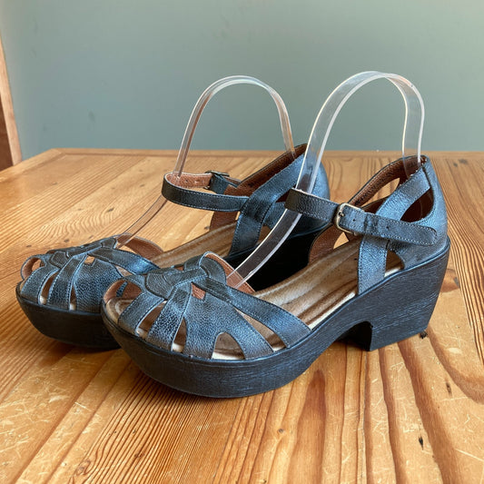 Jafa Gray Burnished Leather Knotted Ankle Strap Wedge Sandal - 39 / 8.5 - 0907KG