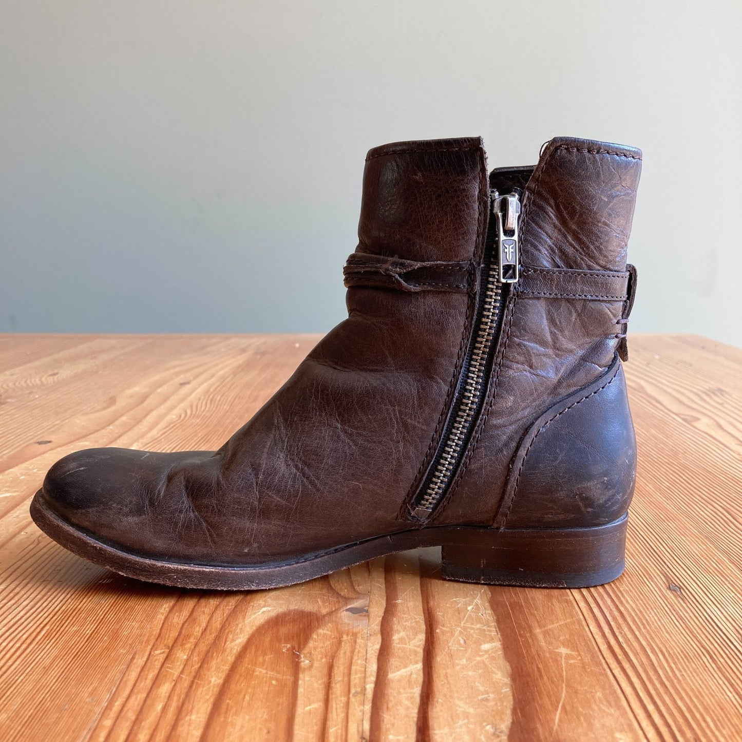 Frye Brown Leather Melissa Seam Short Ankle Boots - Size 8 - 0919KF