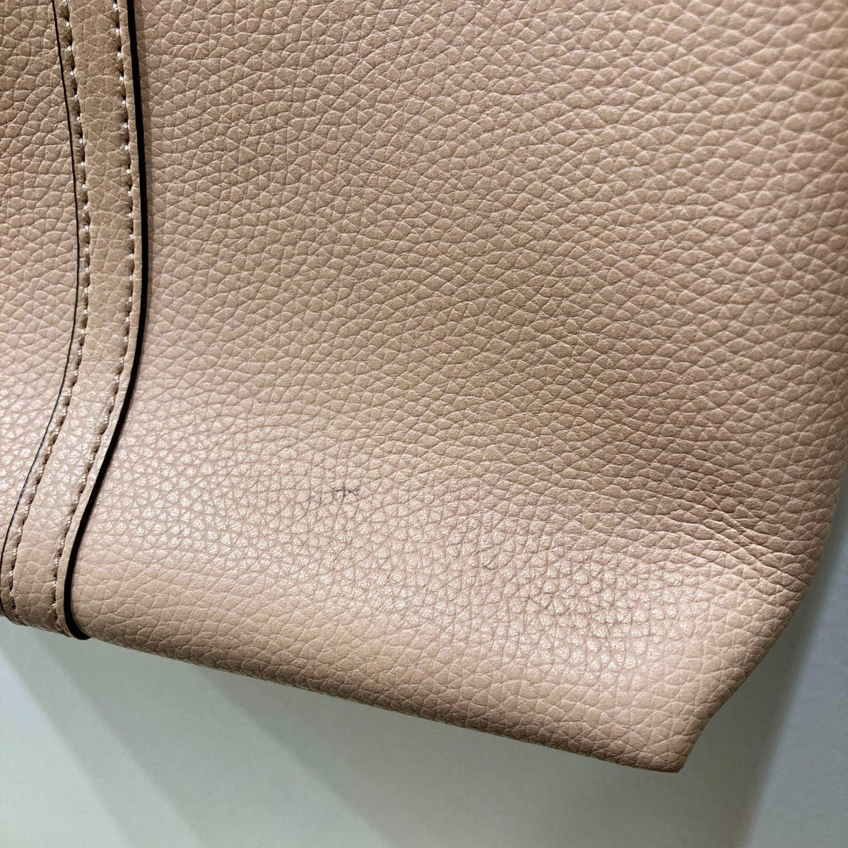 Tory Burch Tan Grained Leather Perry Triple Compartment Tote Purse - 0916KJ