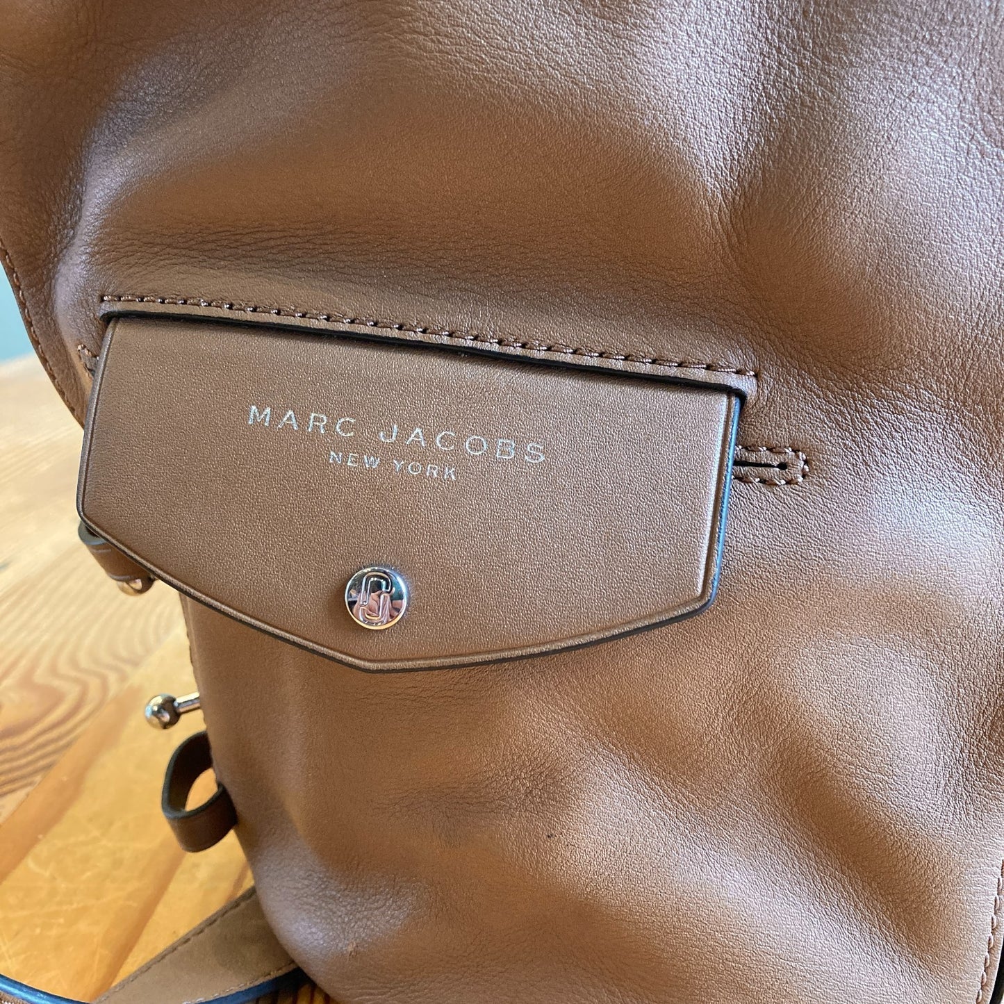 Marc Jacobs $495 Oak Brown Leather Sling Crossbody Purse Bag 0306ML