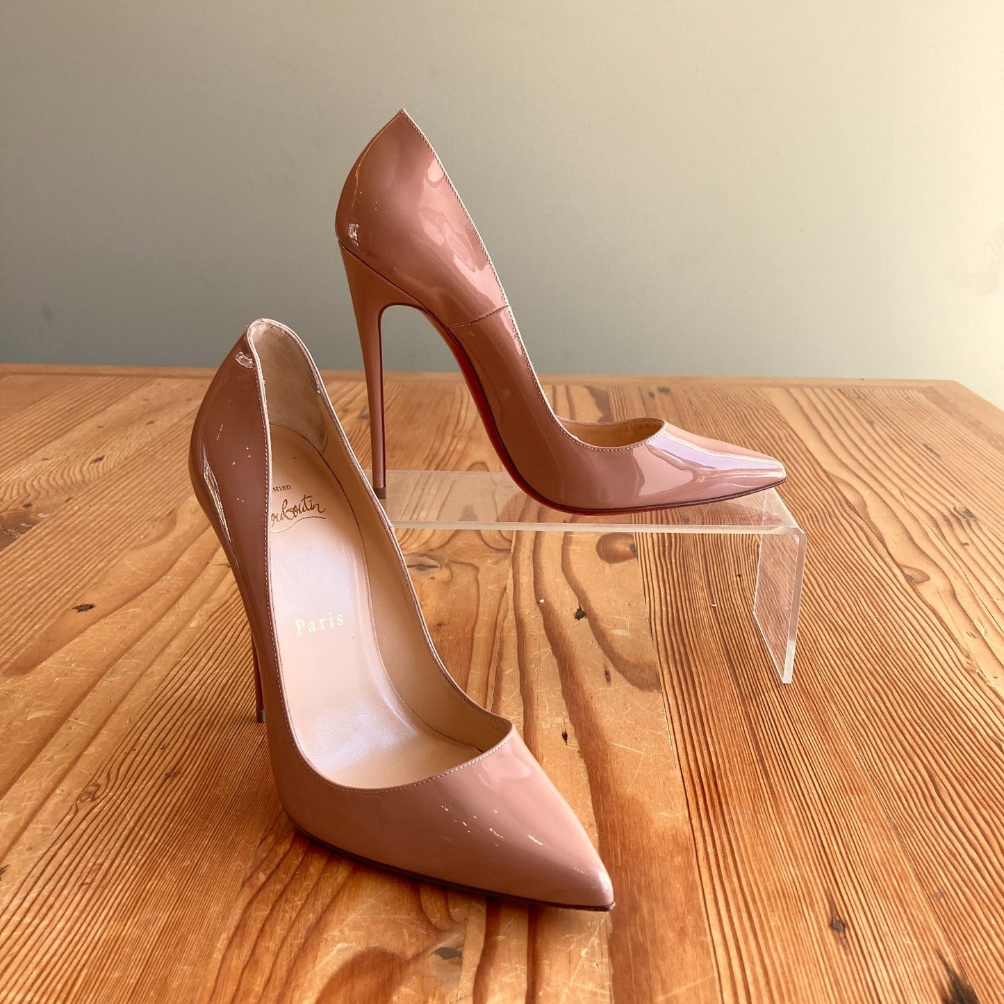 Christian Louboutin $945 Glossy Nude So Kate 120mm Heels - Size 37 / 7 - 0724ZS
