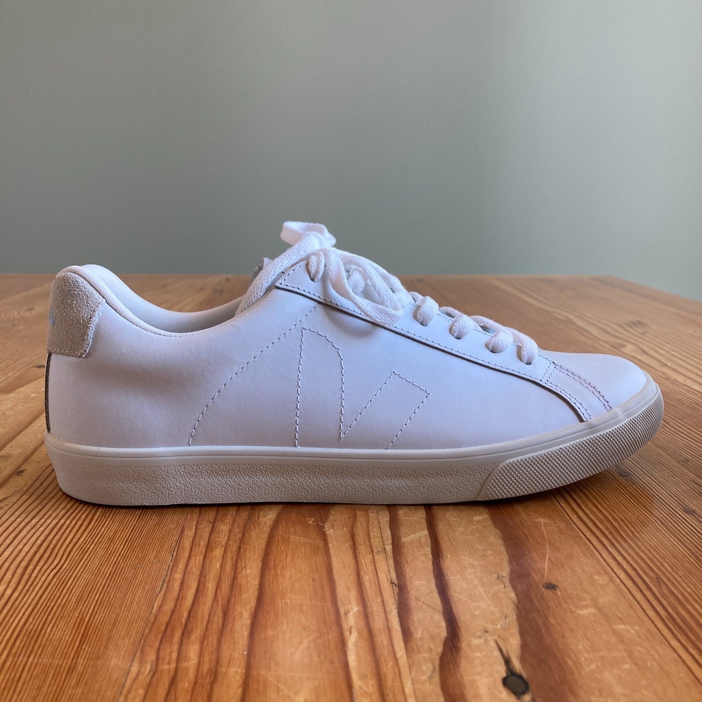 Veja Extra White Esplar Leather Sneaker Shoes NEW w/ Box - Size 42 / 11 - 0919SA