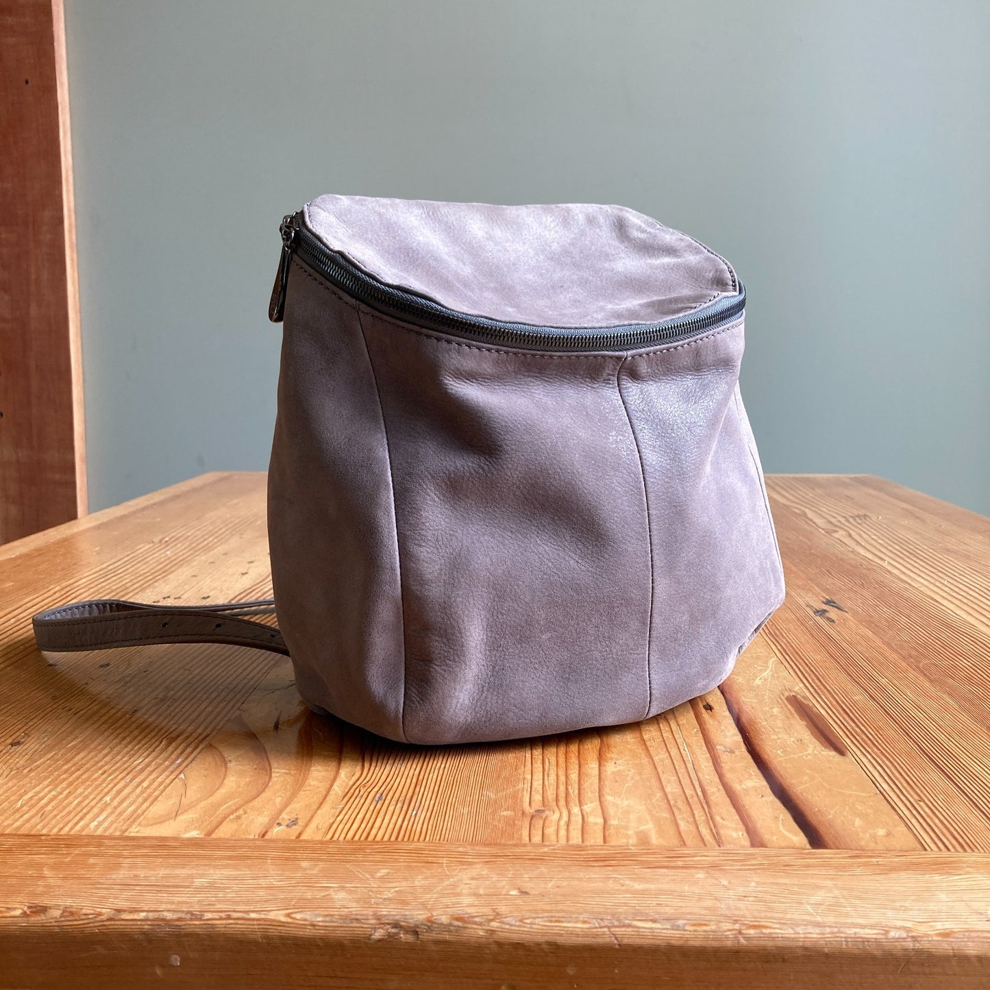 Hobo International Gray Top Zip Small Leather River Backpack Bag - 0505CM