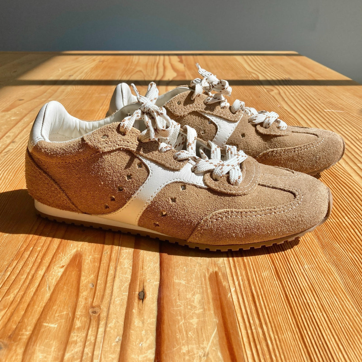 Larroude NEW Brown & White Suede Stella Sneakers Shoes - Size 7 - 0320JS