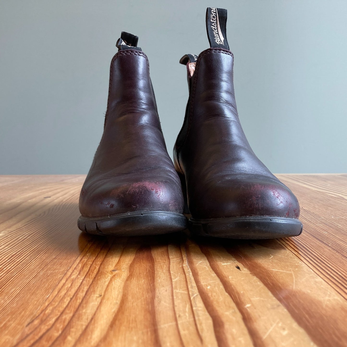 7.5 - Blundstone $210 Burgundy Leather 1671 Heeled Chelsea Pull-On Boots 1014CH