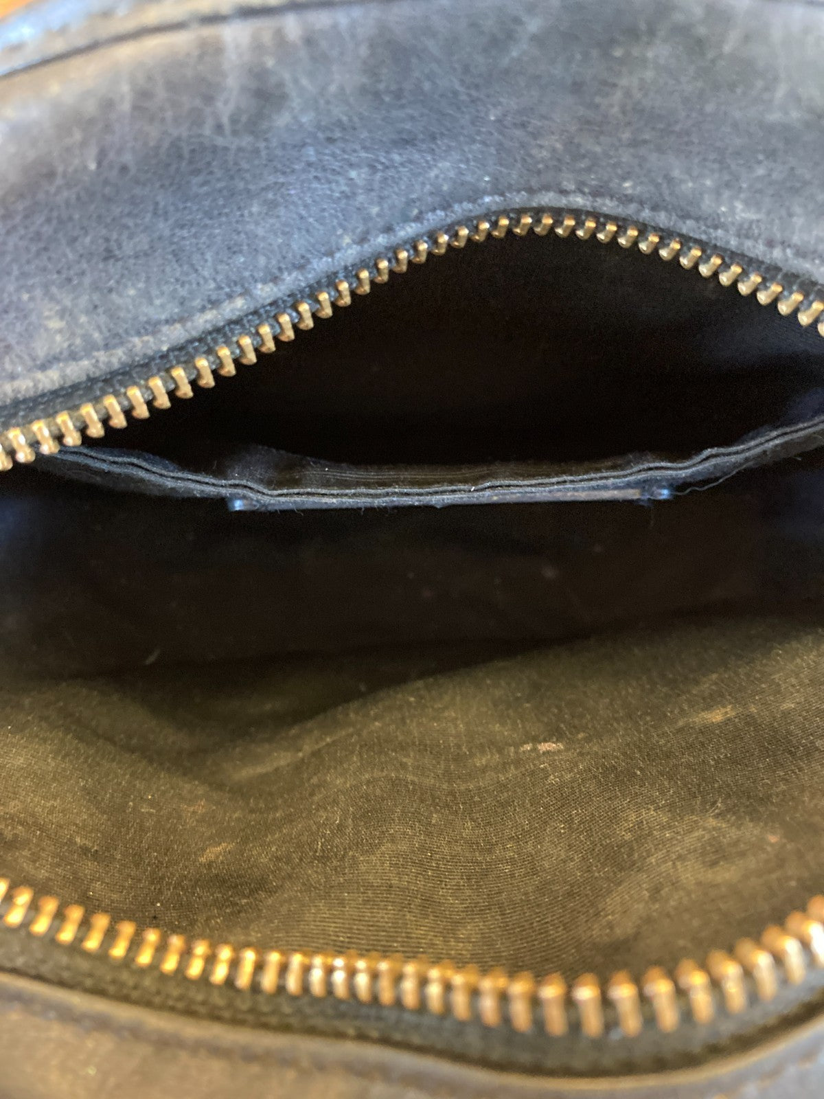 Coach Small Black Leather Canteen Circle Crossbody Bag Purse  - 0617RF