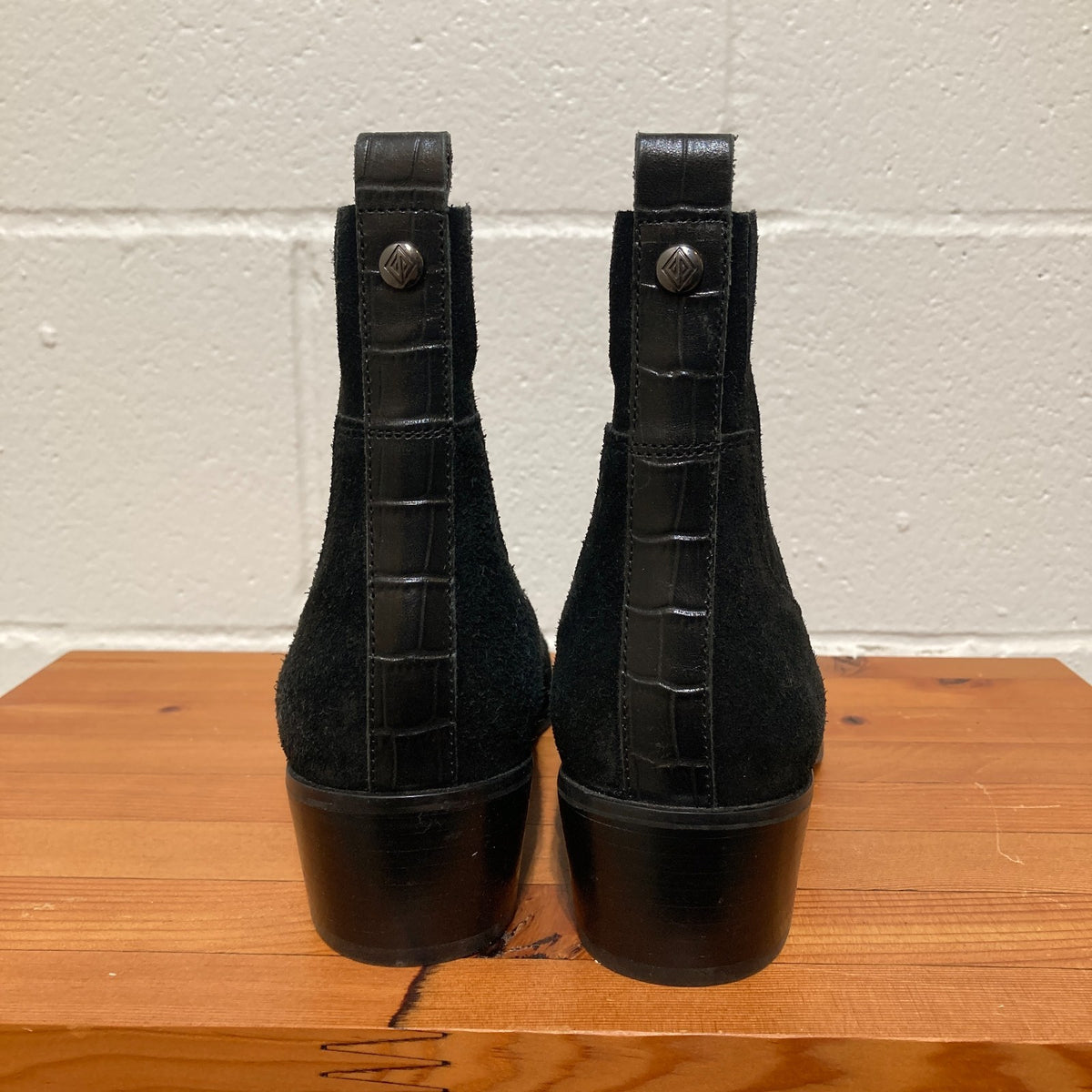 Donald Pliner Black Suede NEW Banks Western Heel Ankle Boots - Size 8.5 - 0320JS