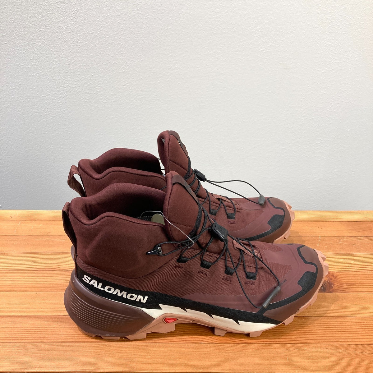 Salomon Cross Hike 2 Mid Gore-Tex Hiking Boots Shoes - Size 9.5 - NEW - 1226MT