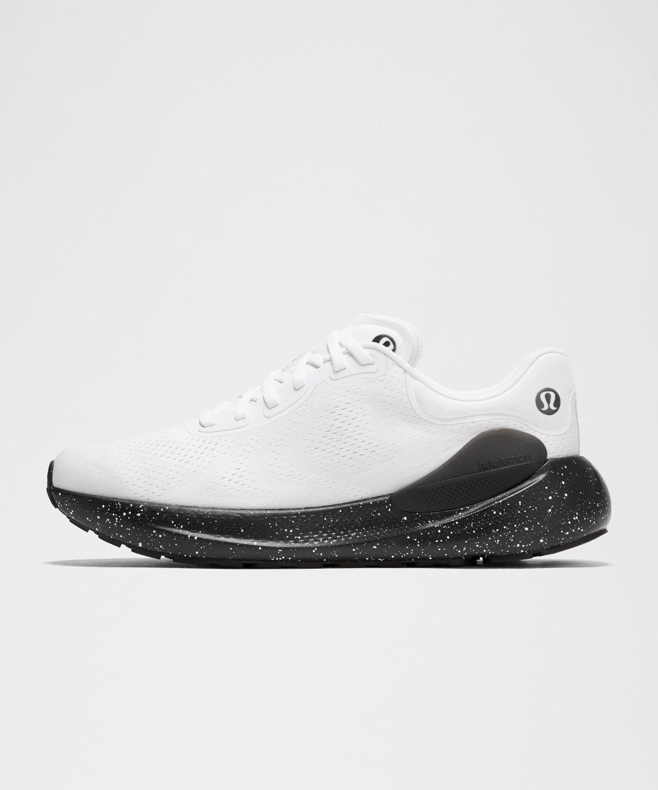 Lululemon Mens $158 White & Black Beyondfeel Running Shoes - Sz 9 - NEW - 0102BW