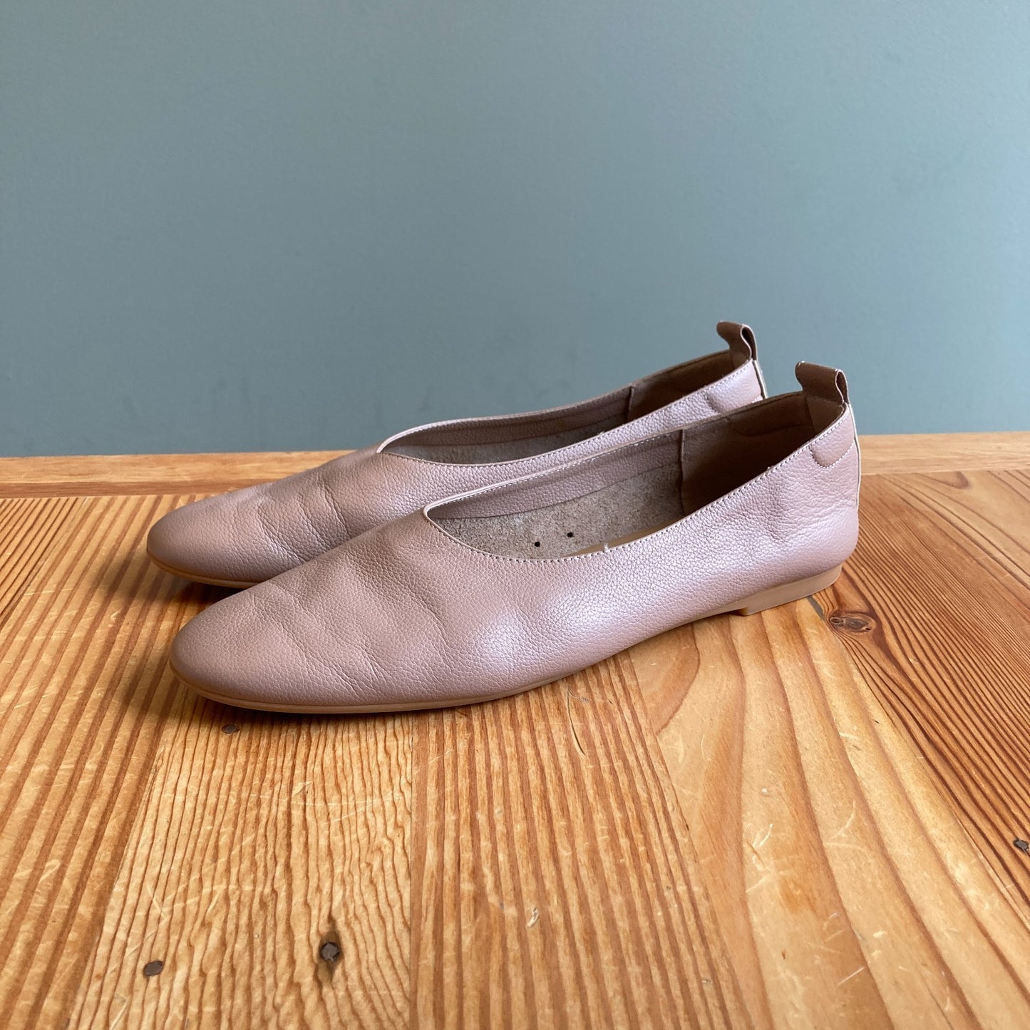 9 - Everlane Tan Nude Italian Leather Slip On Glove Ballet Flats Shoes 0131AG