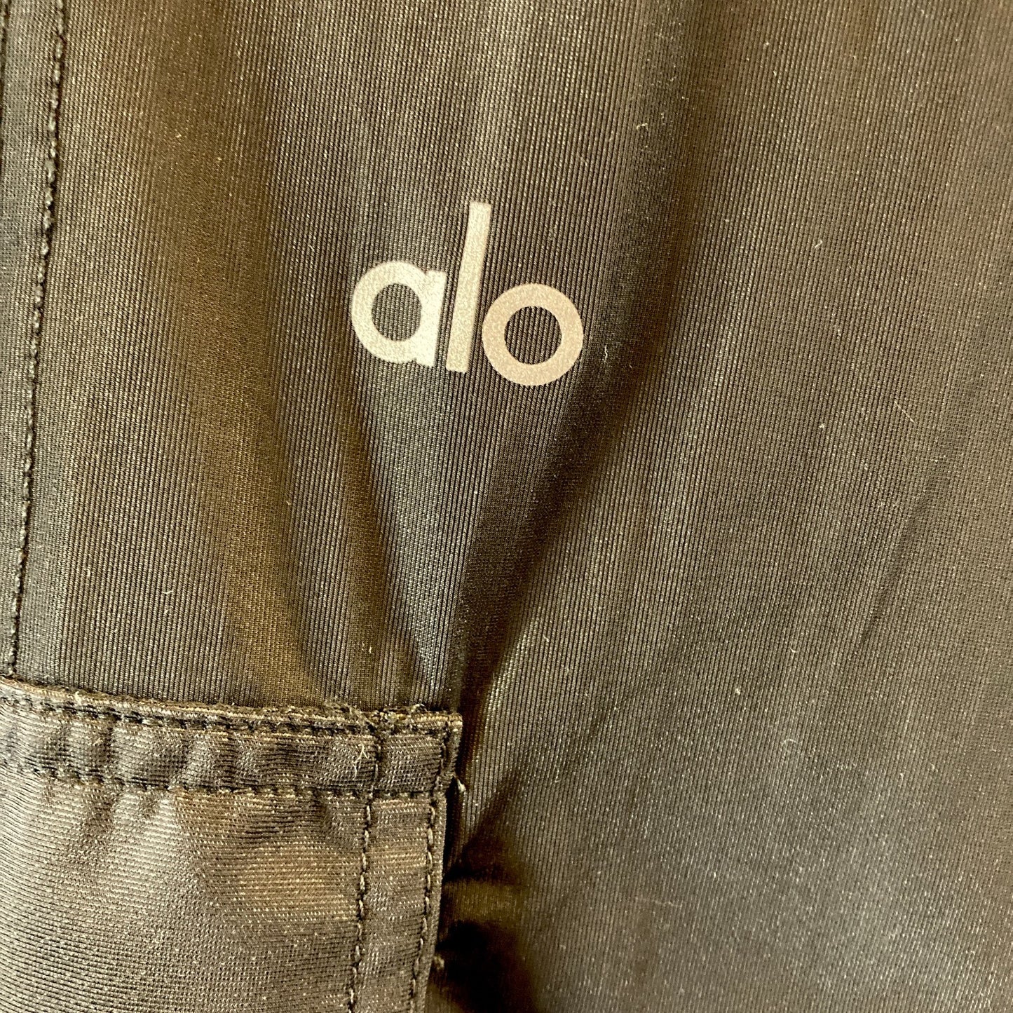Alo $148 Black Sheer Effusion Cargo Athletic Wide Leg Pants - Size M - 1011SC