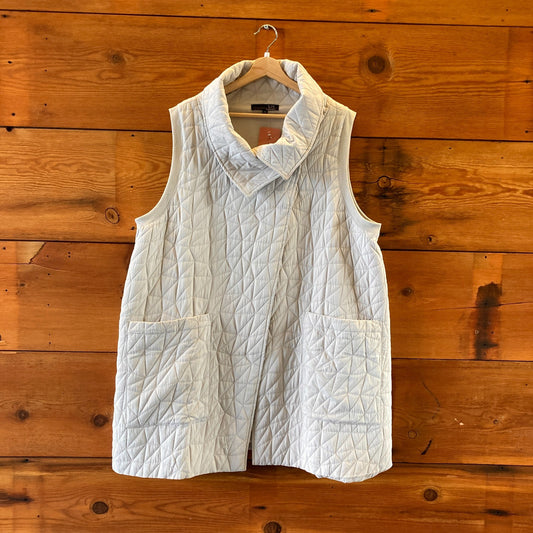 XXL - Liv by Habitat Light Gray Quilted Sleeveless Asymmetric Button Vest 0217RC