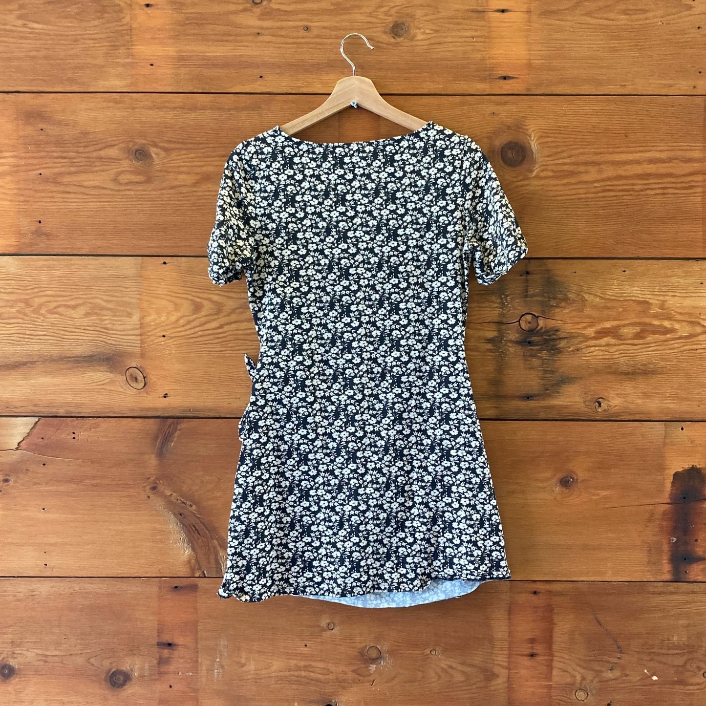 M - Sezane Black White Floral Print Pippa Short Sleeve Hip Tie Dress 0707AC