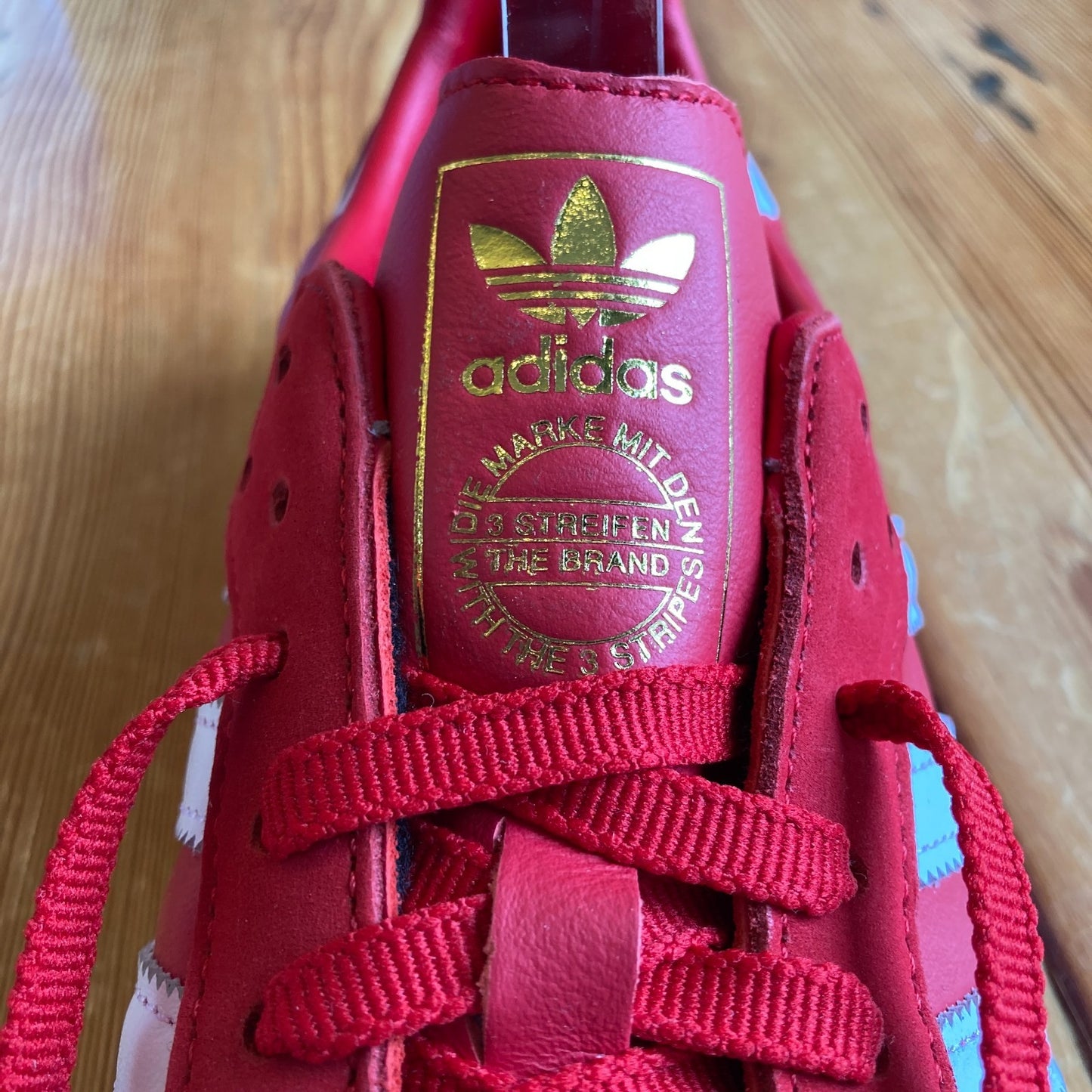 Adidas Red Leather Samba OG Womens Low Top Shoes - Sz 9.5 - NEW w/ Box - 1206HP