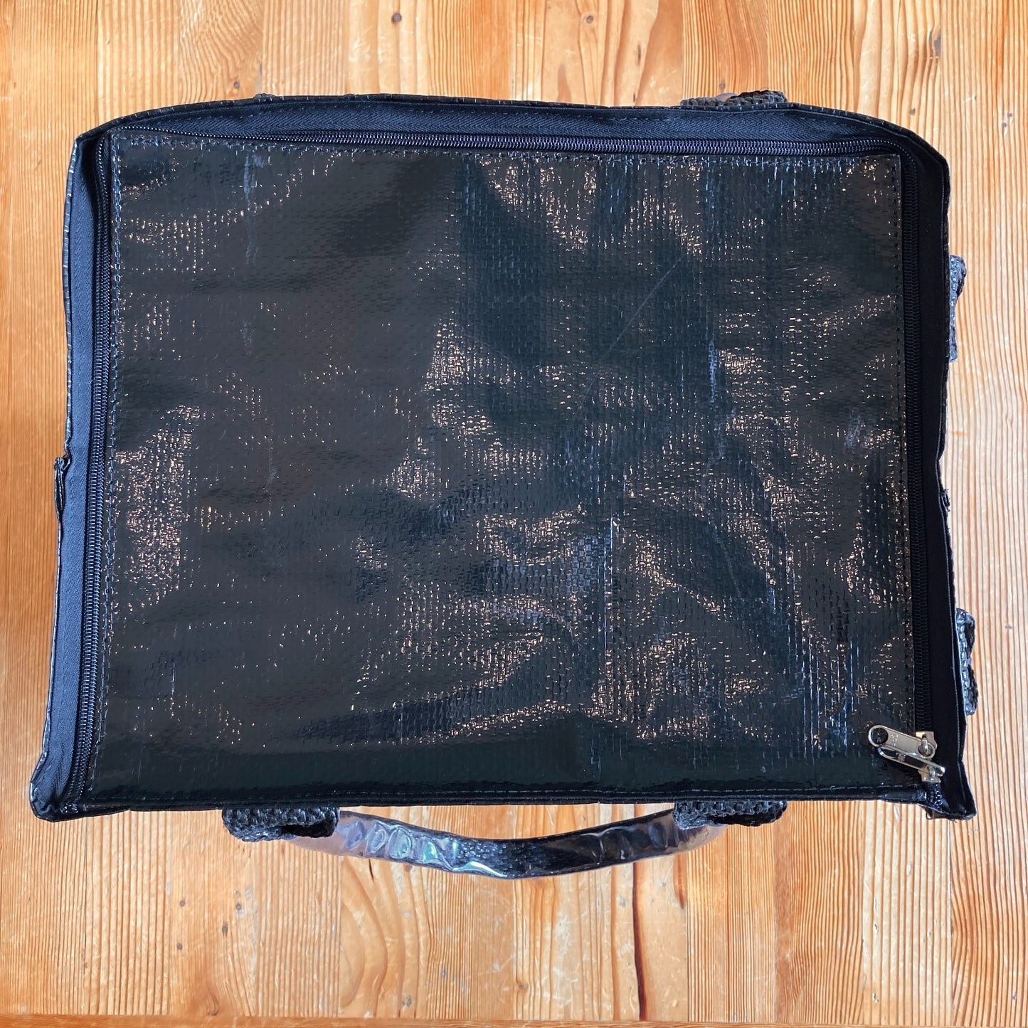 Hulken $125 Black Medium 16x12x20" Swivel Wheel Rolling Bag Tote - 0105MR