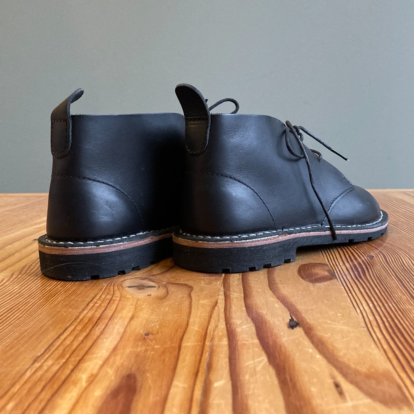 39 / 9 - Steve Mono Black Leather Artisanal 10/10 Short Boots w/ Box 0416JW