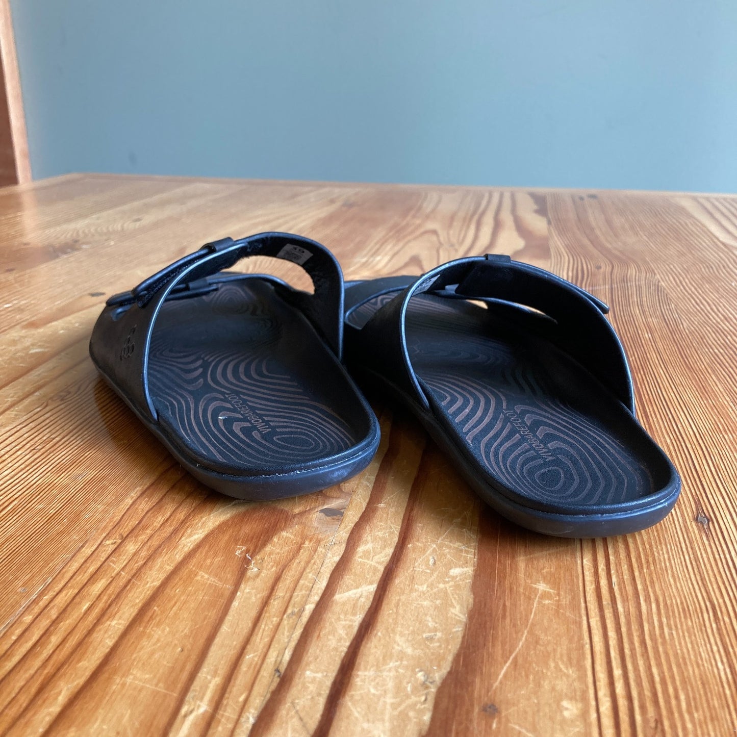 Vivo Barefoot $150 Black Two Strap Sensus Yen Sandals - Size 39 / 8 US - 0204AB