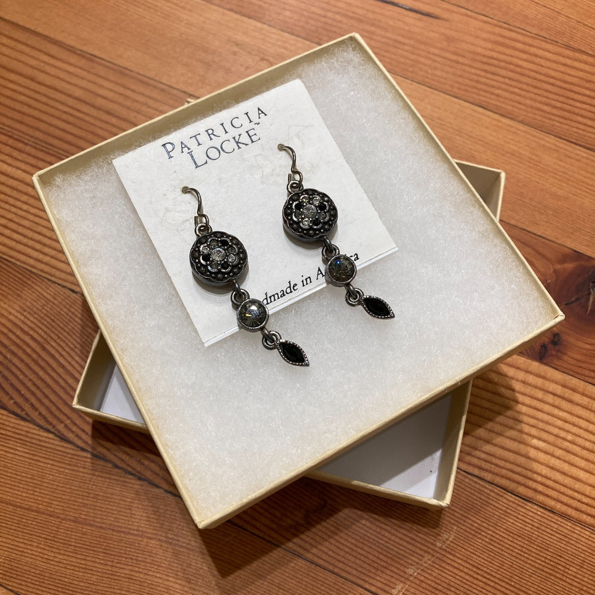 Patricia Locke $82 Swarovski Crystal Dangle Earrings - NEW - 1107SS