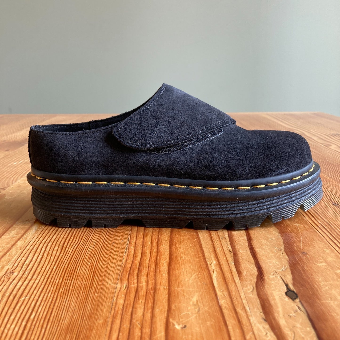 Dr. Martens Black Bronx Suede Zebzag Anywair Mules Shoes w/Box - Size 7 - 0425SV