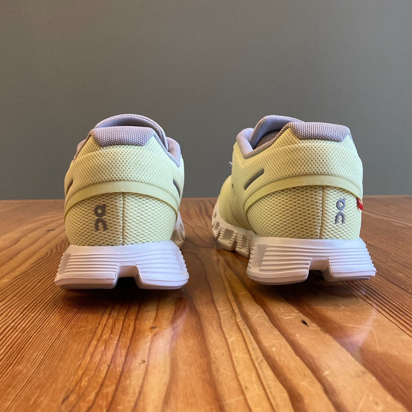 9.5 - On Cloud 5 Yellow Hay White Frost $140 Sneakers Shoes NEW w/ Box 0416JW
