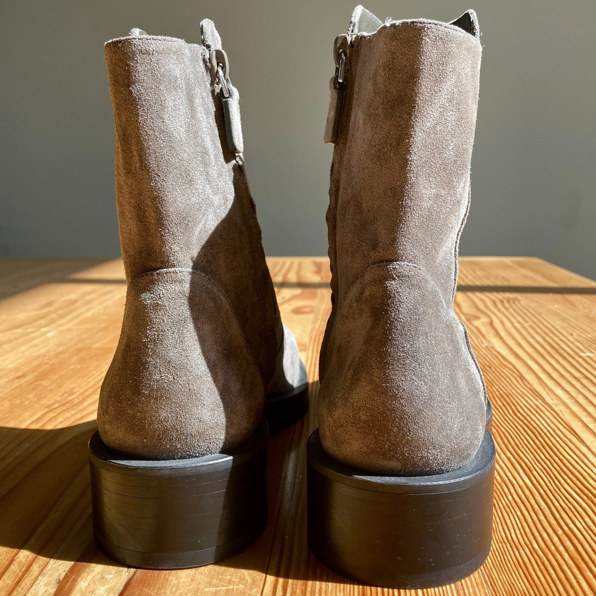 Stuart Weitzman NEW Grey Suede 5050 Bold Zip Ankle Boots - Size 6 - 0320JS