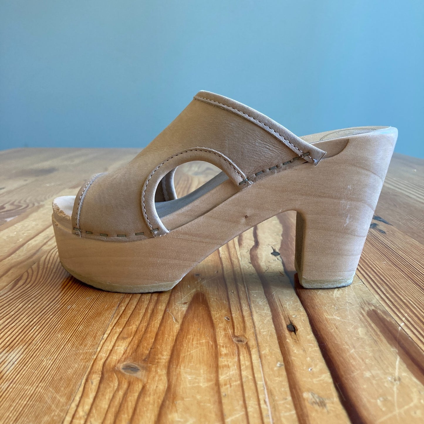 No 6. Light Tan Leather Platform Alexis Clogs Shoes - Size 35 / 5 - 0607EP