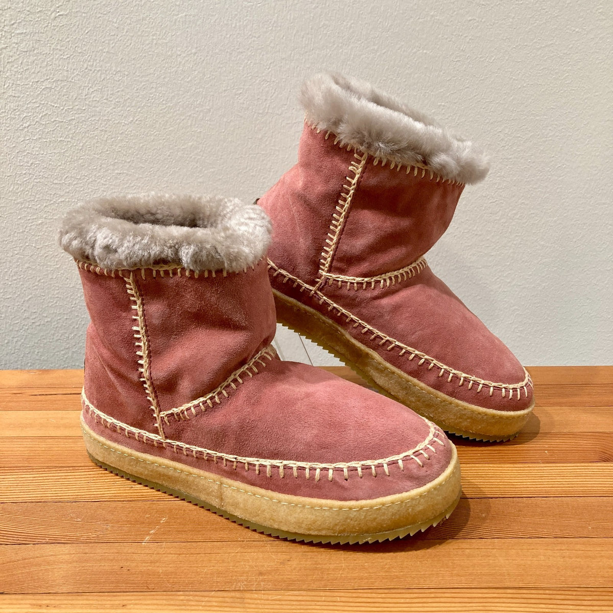 Laid Back London Pink Suede Pull On Moccasin Boots - Sz 38 - NEW w/ box - 1122CT