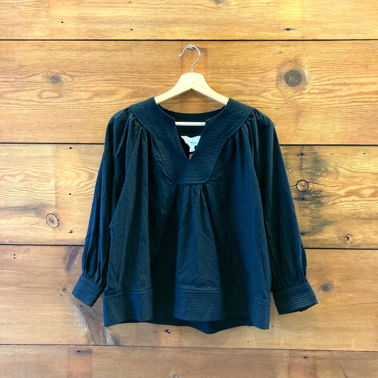 M - NEW Pomander Place Tuckernuck  Black Long Sleeve V-Neck Blouse Shirt 0907IM