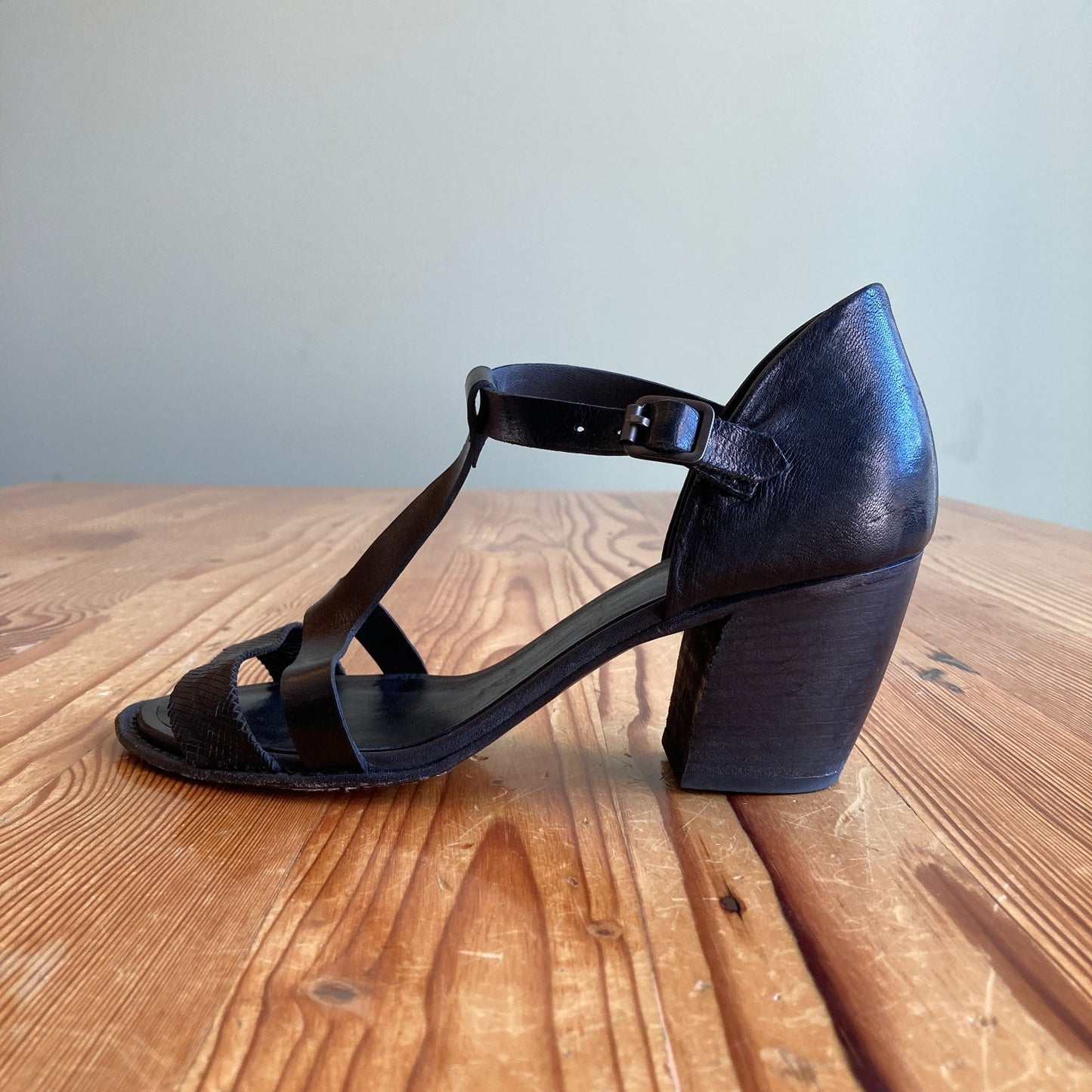 Pantanetti $399 Black Mid T Strap Sandals Heels - Sz 37.5 / 7.5 -w/box - 0121PK
