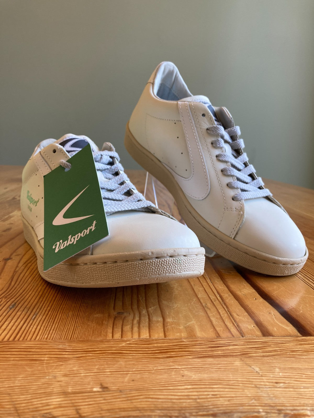 Valsport $296 White Leather Tournament Shoes - Size 38 - NEW w/ Box - 4427SC