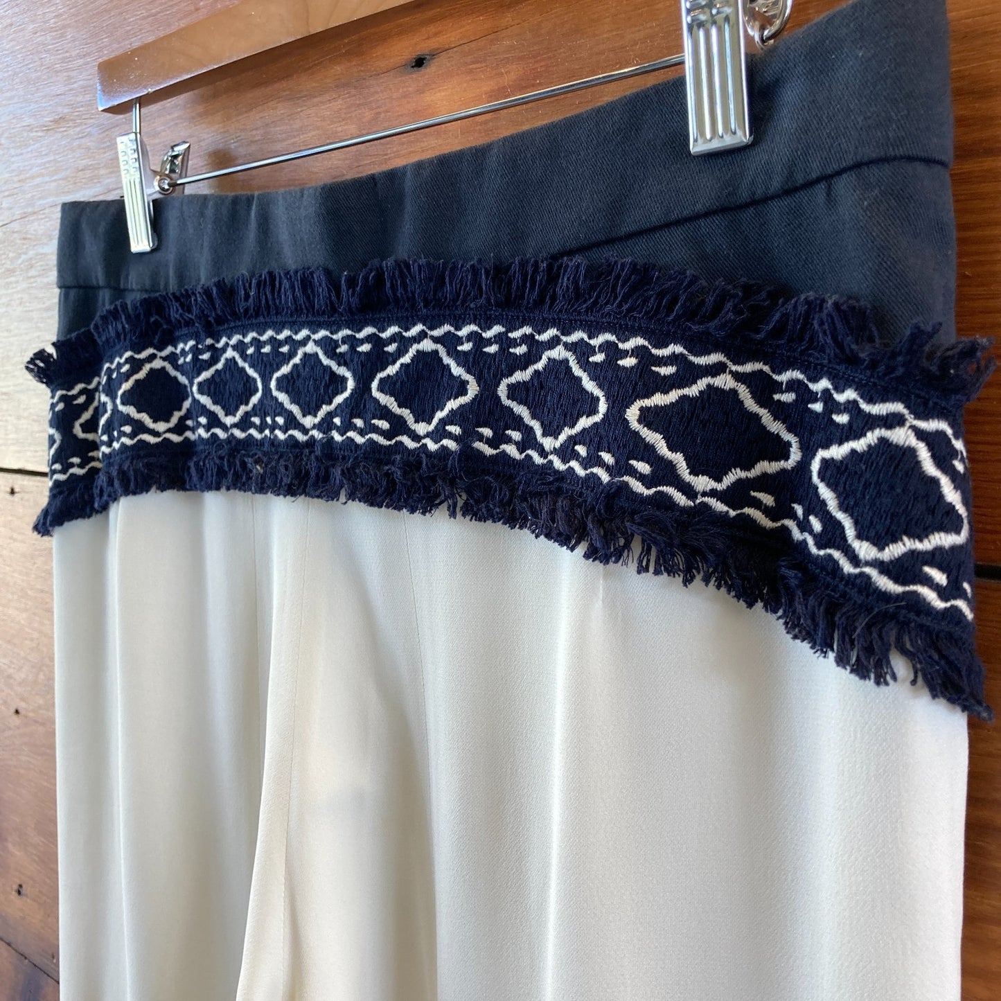 Chloe White Navy Embroidered Silk Blend Trouser Pants - Size 38 / M - 1203TR