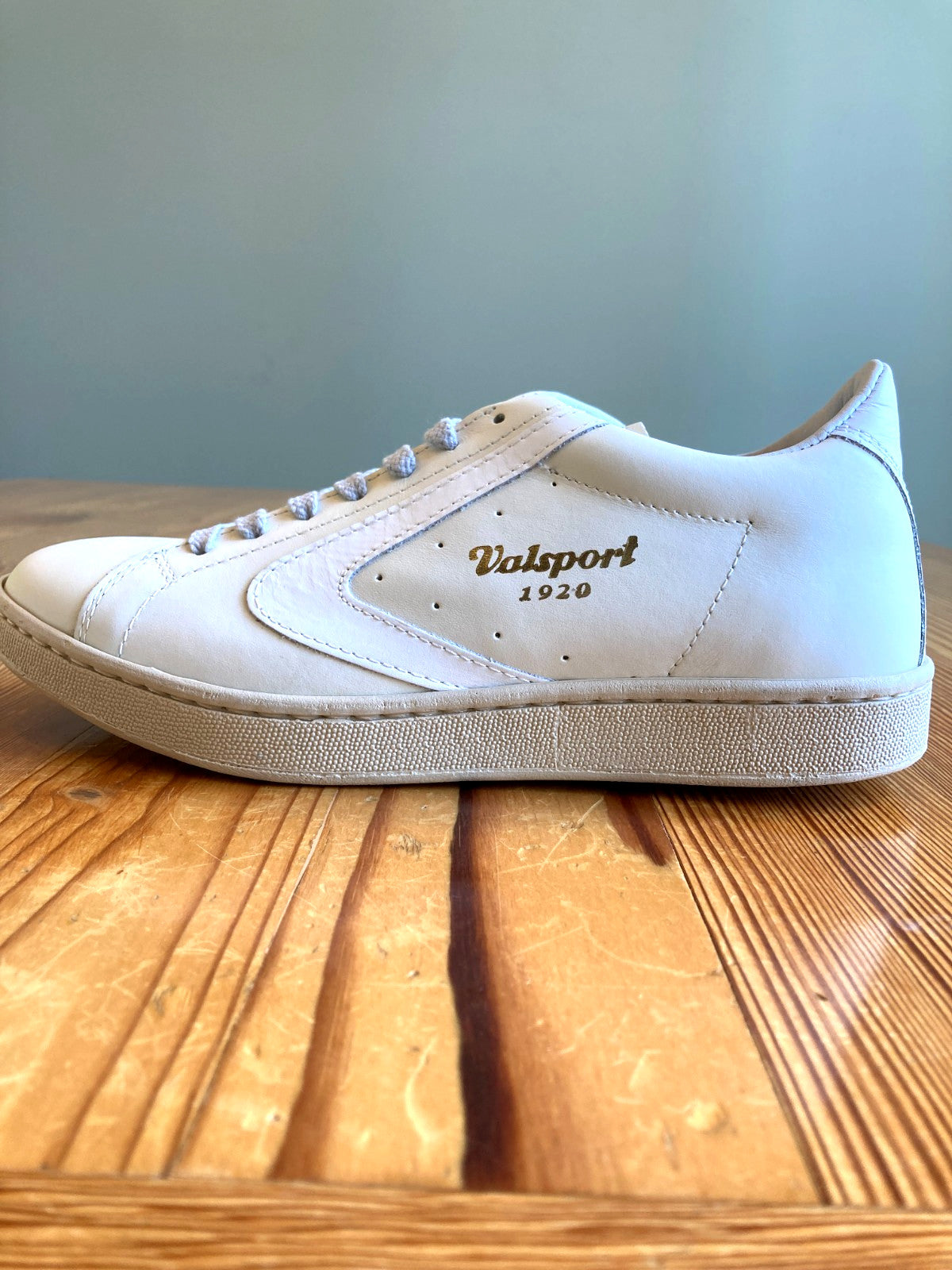 Valsport $296 White Leather Tournament Shoes - Size 38 - NEW w/ Box - 4427SC