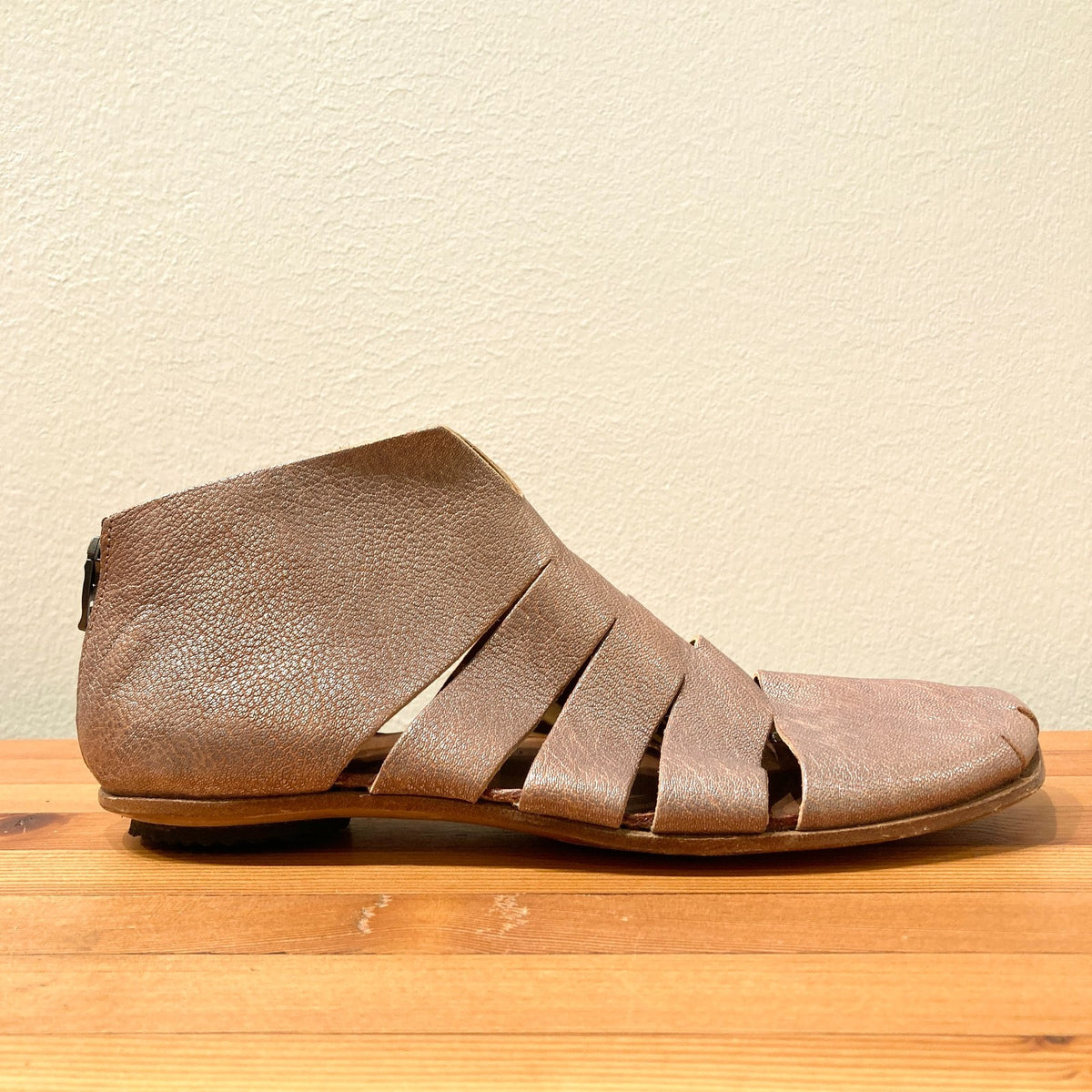 Cydwoq Bronze Leather Cut Out Spiritual Flats Shoes - Size 39 / 9 - 1122CT