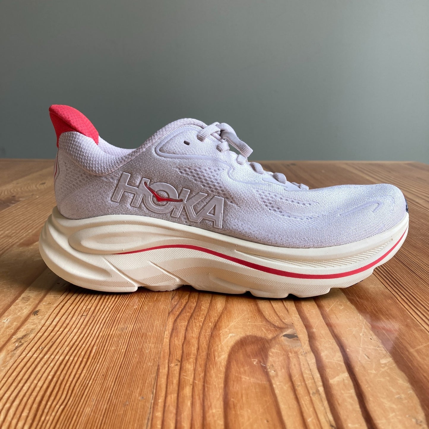 Hoka One One White Clifton 10 Sneakers Shoes w/ Box - Size 8.5 - 0425SV