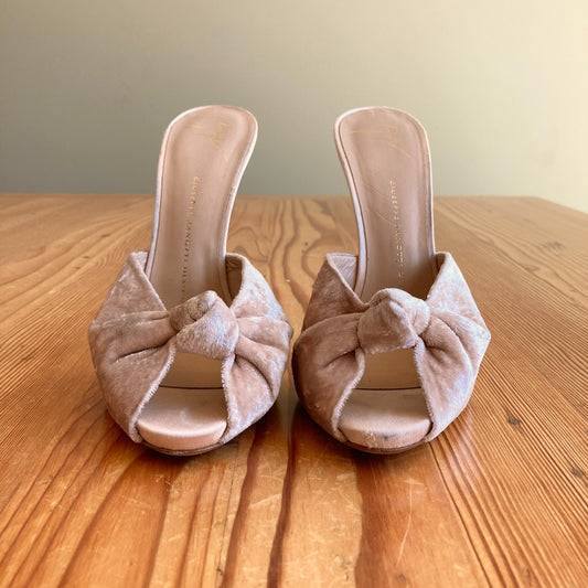 Giuseppe Zanotti $625 Blush Velvet Bridget Heels - Sz 39 / 8 *flaw - 0709EH