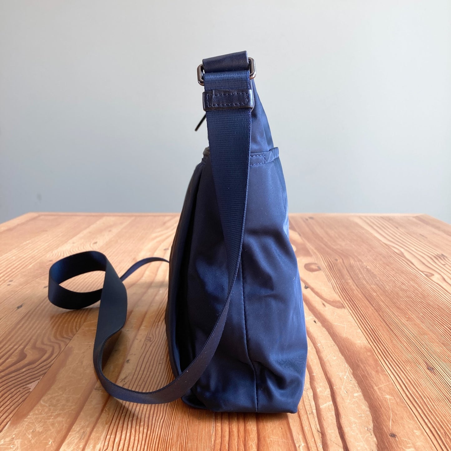 TUMI Navy Blue Voyager Canton Crossbody Nylon Bag Purse - 0728LC