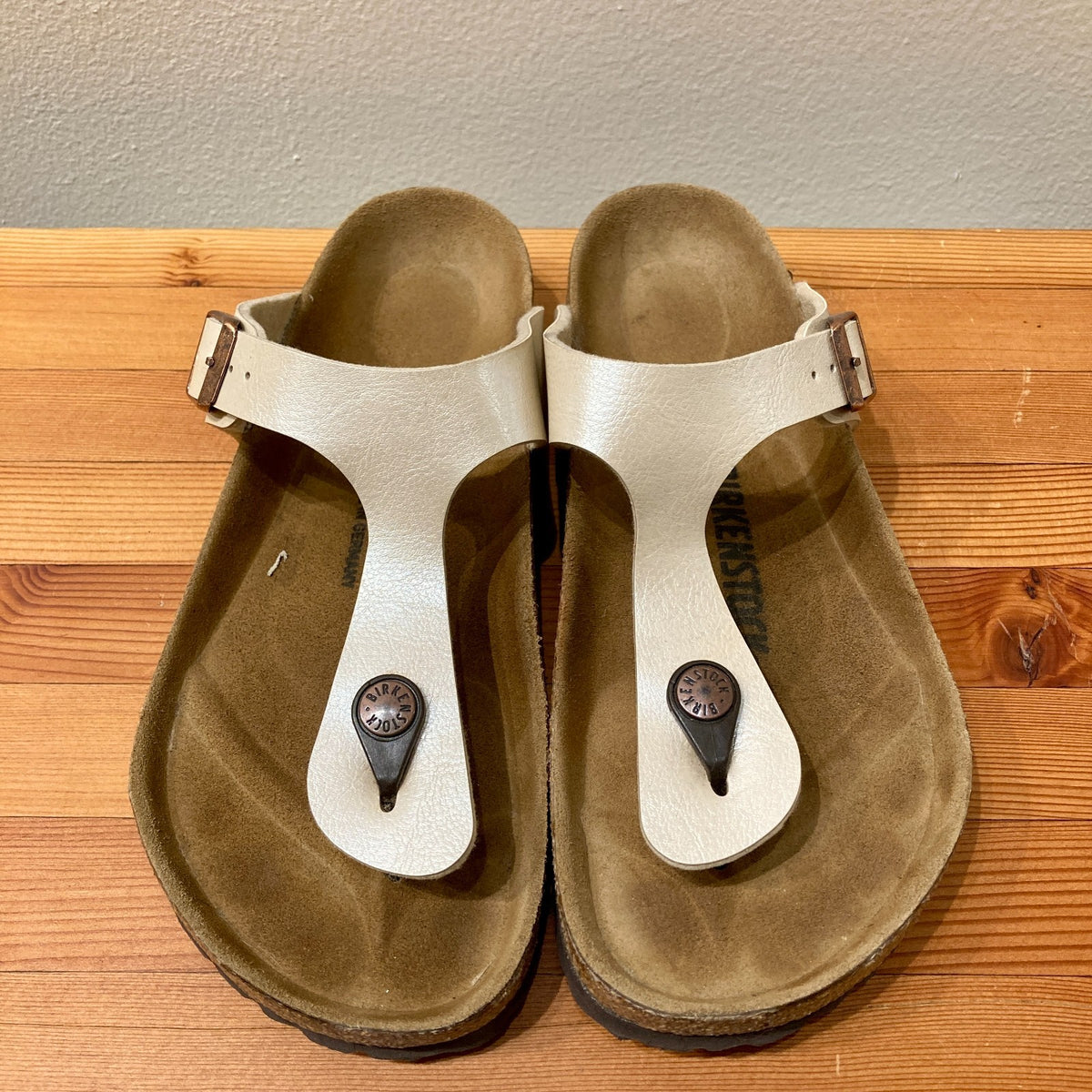 Birkenstock Pearl White Gizeh Birko-Flor Sandals - Size 37 - 0913AY