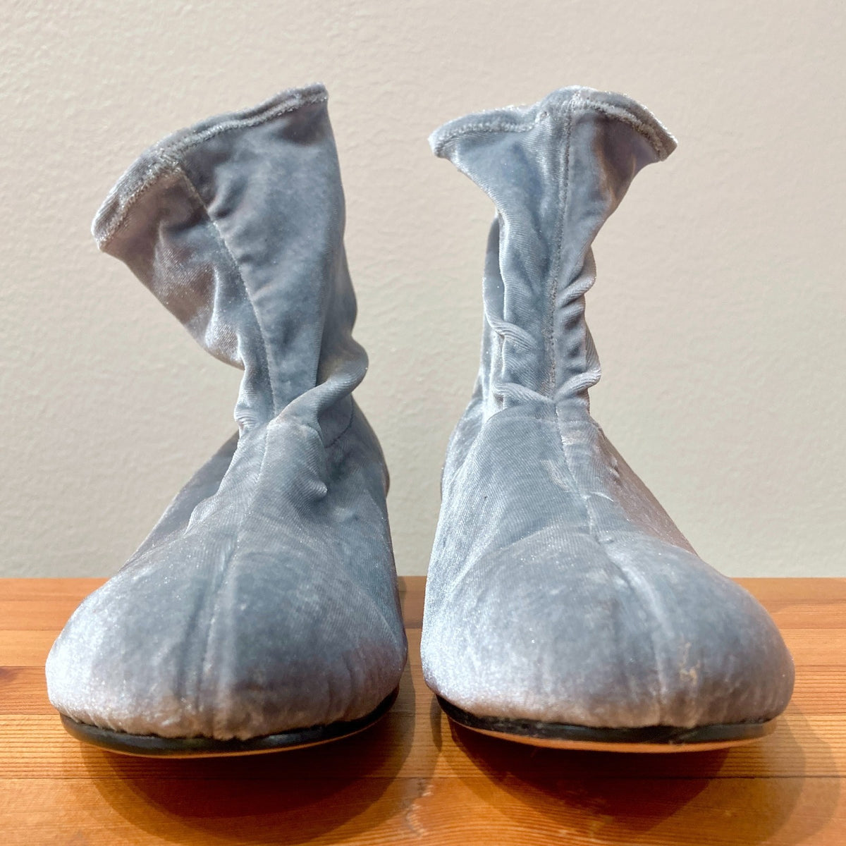 The Palatines Blue Gray Velvet Pull On Ankle Boots - Size 7.5 - NEW - 1122CT