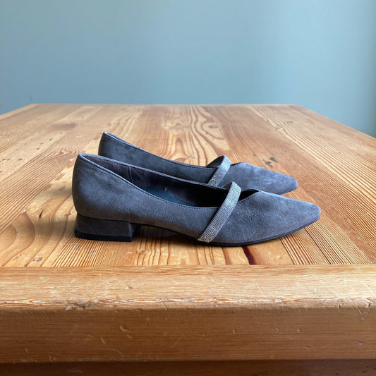 Paul Green Gray Suede Rhinestone Strap Vanna Shoes - Size 8 US - NEW - 0417DL