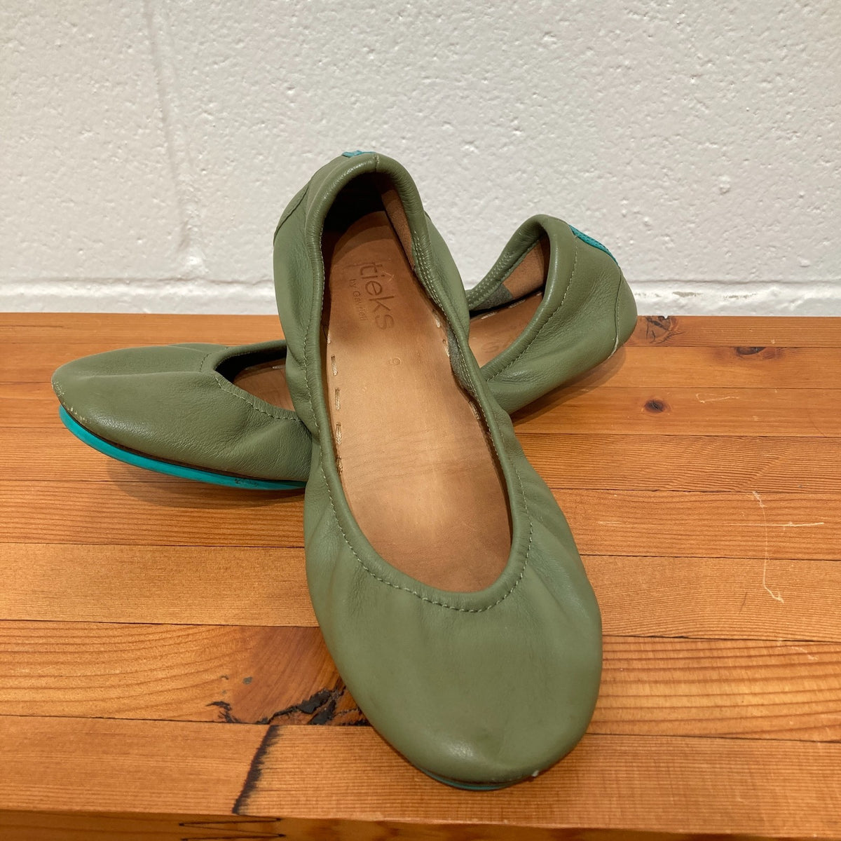 Tieks by Gavrieli Olive Leather Ballet Flats Foldable Shoes - Size 9 - 0327BH