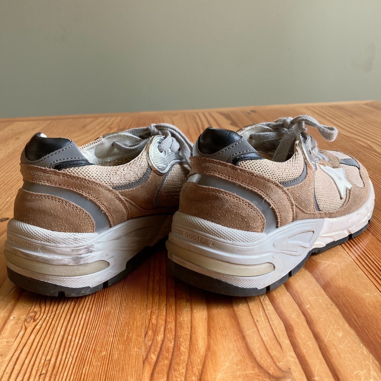 Golden Goose Beige Dad-Star Athletic Sneaker Shoes - Size 36 / 6 - 1220MM