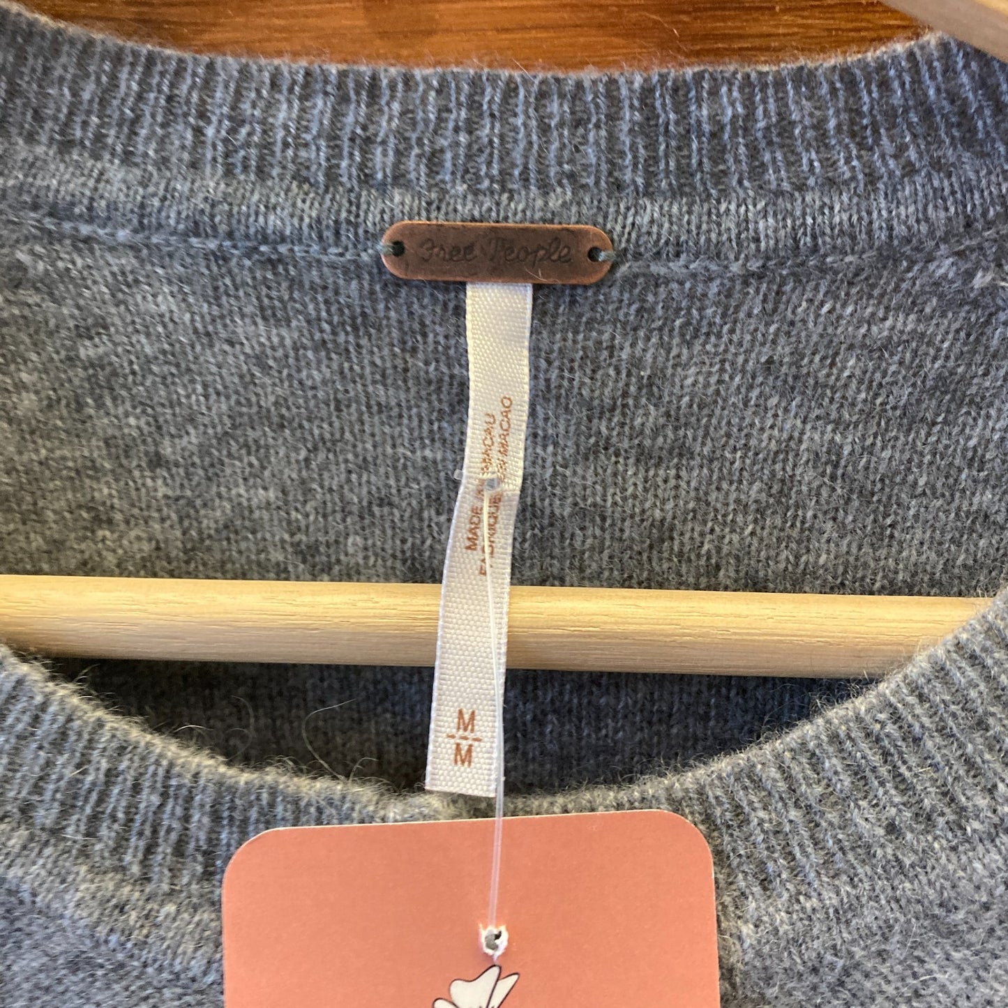 M - Free People Gray Henley Neck 100% Cashmere Relaxed Fit Sweater 0206BS