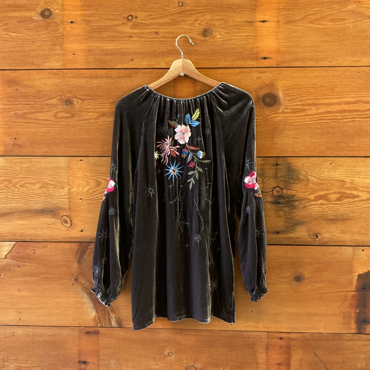 M - Johnny Was Pewter Gray Velvet Embroidered Floral Tunic Blouse Top 0419KM
