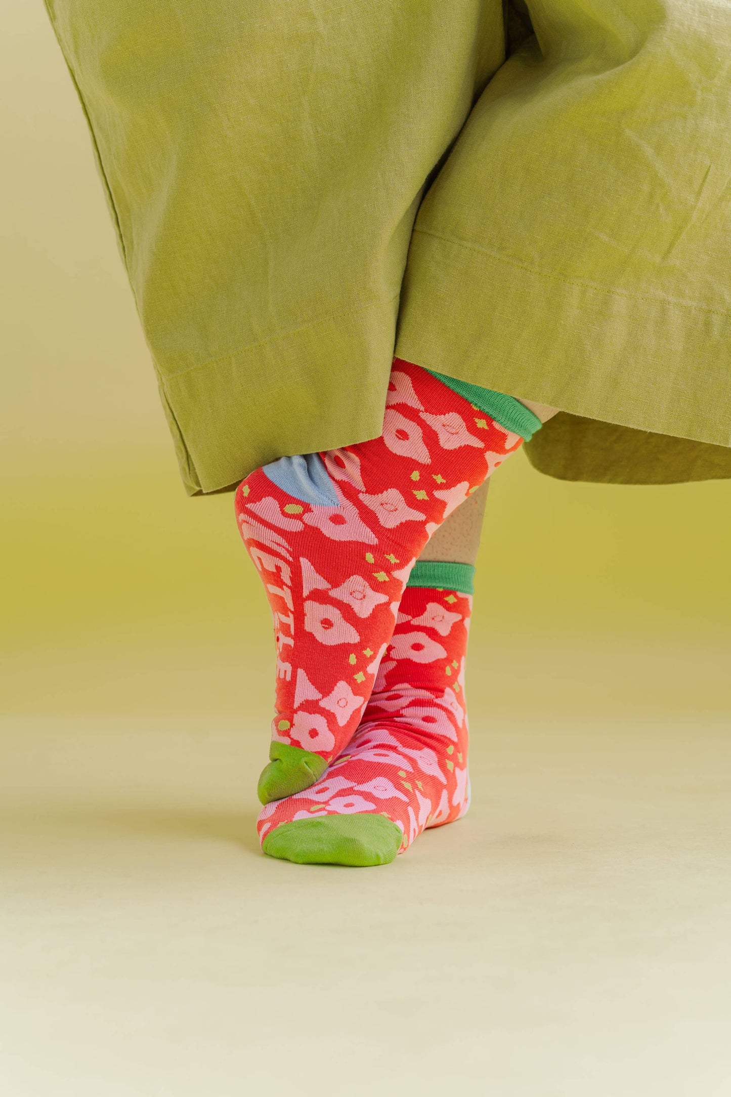 Nettle Studios - Women’s Cotton Ankle Socks - Red & Pink Floral Print