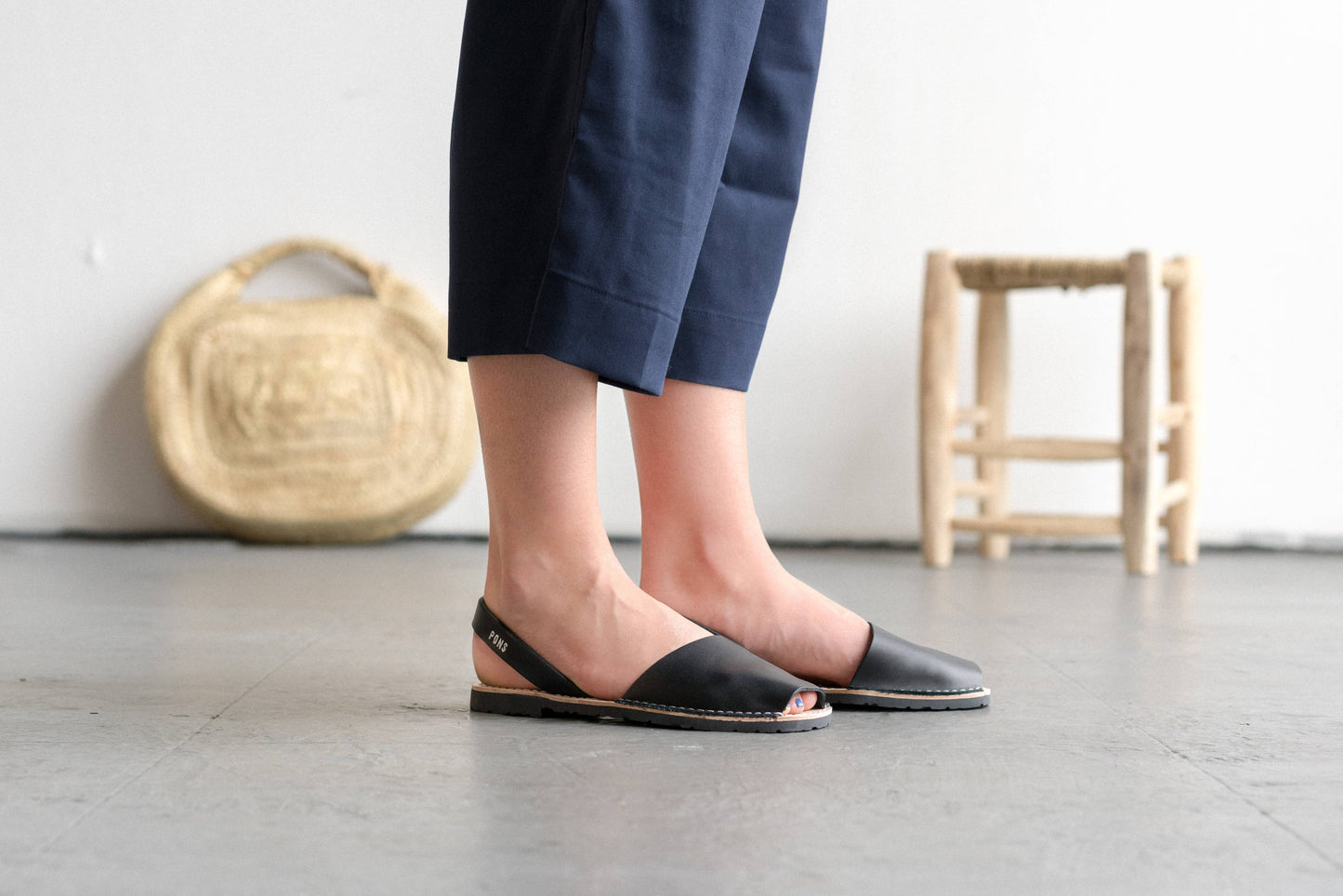 Pons Shoes - Classic Women - Black: 6
