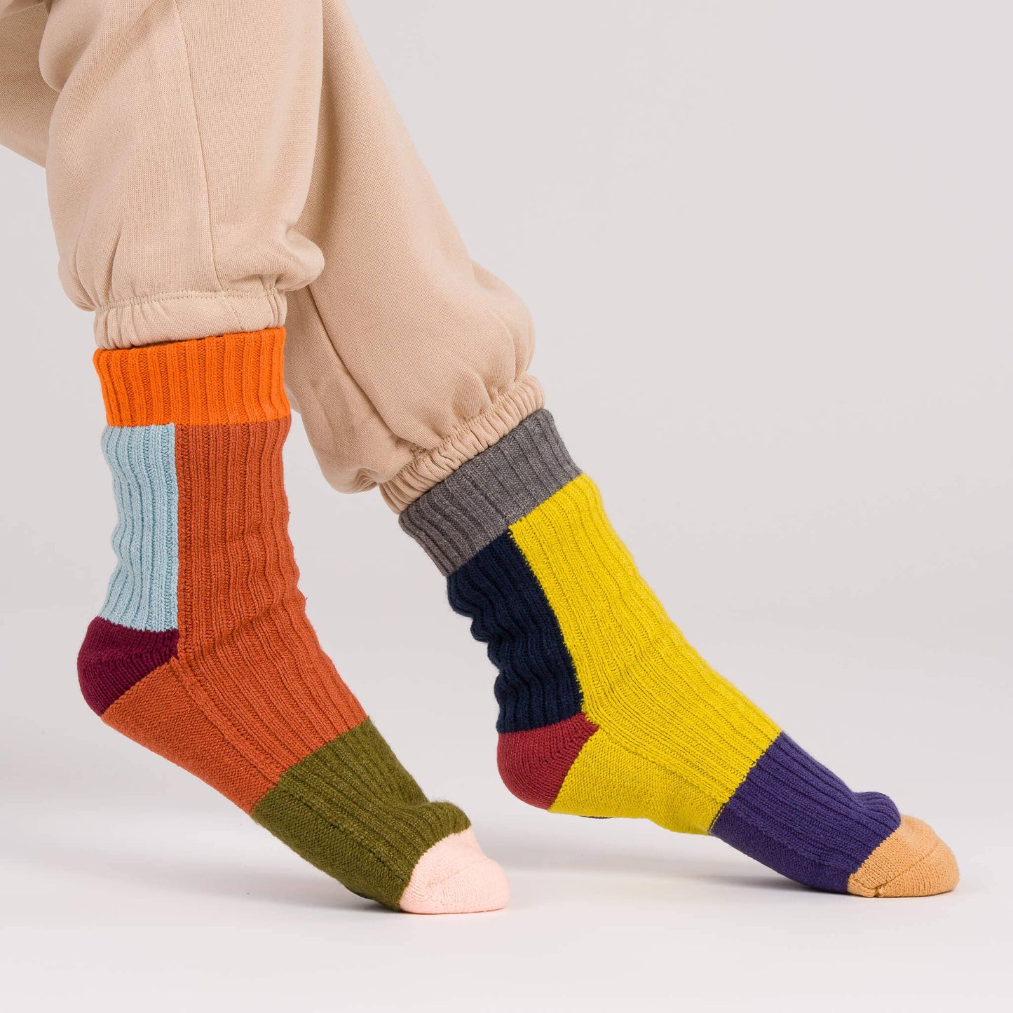 VERLOOP | knits - Mismatch House Socks: Rainbow / S/M - W 6-9<br>M 5-7.5