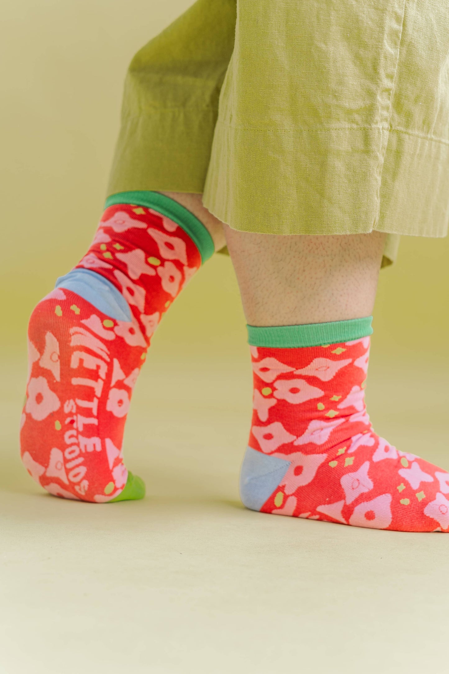 Nettle Studios - Women’s Cotton Ankle Socks - Red & Pink Floral Print